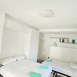 Ξενοδοχείο με διαμερίσματα Peric 3*