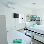 Ξενοδοχείο με διαμερίσματα Peric 3*