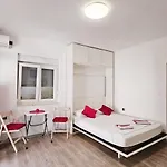 Ξενοδοχείο με διαμερίσματα Peric
